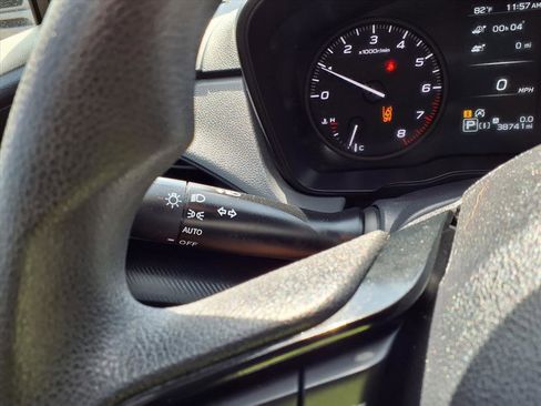 Used 2024 Subaru Crosstrek 2.0i image 12