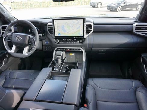 Used 2024 Toyota Sequoia Platinum image 5