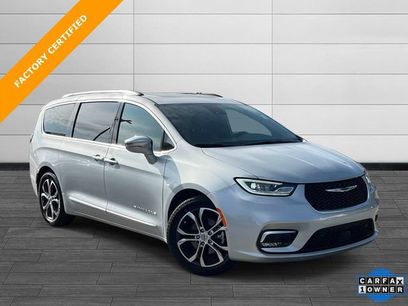 Used 2024 Chrysler Pacifica Pinnacle