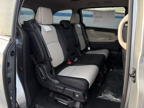 Used 2026 Honda Odyssey Elite image 25