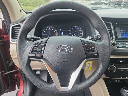 Used 2018 Hyundai Tucson SE image 14