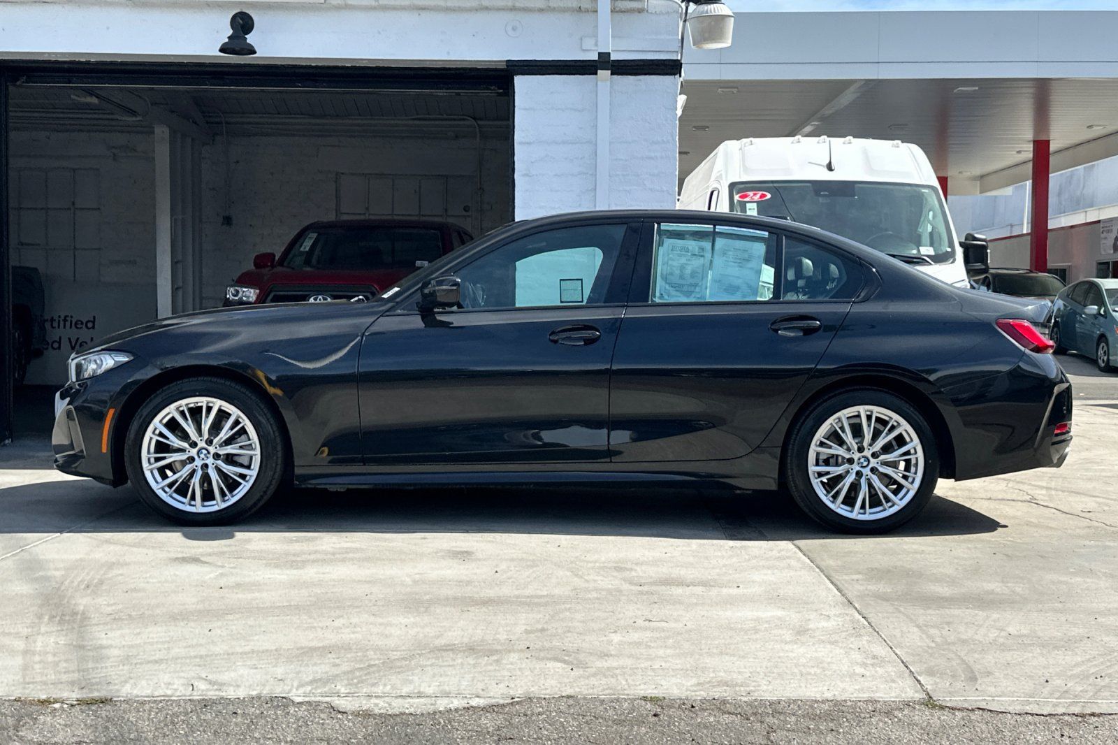 Used 2023 BMW 330i xDrive Sedan w/ Driving Assistance Package AWD/4WD image 7