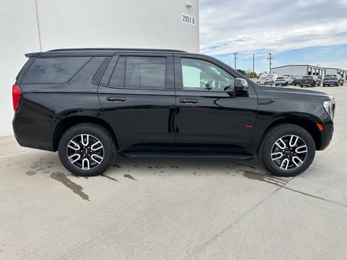 Used 2024 GMC Yukon AT4 AWD/4WD image 8