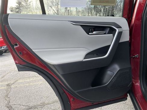 Used 2021 Toyota RAV4 XLE w/ XLE Grade Weather Package image 15