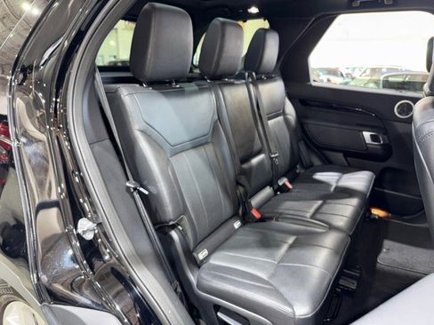 Used 2018 Land Rover Discovery SE image 60