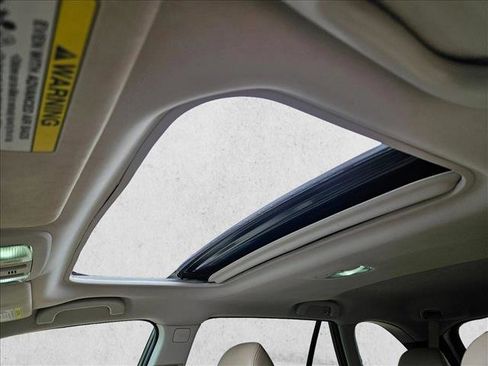 Used 2018 Subaru Outback 2.5i Limited image 15