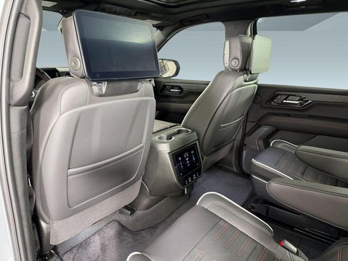 Used 2025 GMC Yukon AT4 Ultimate w/ LPO, Floor Liner Package AWD/4WD image 22