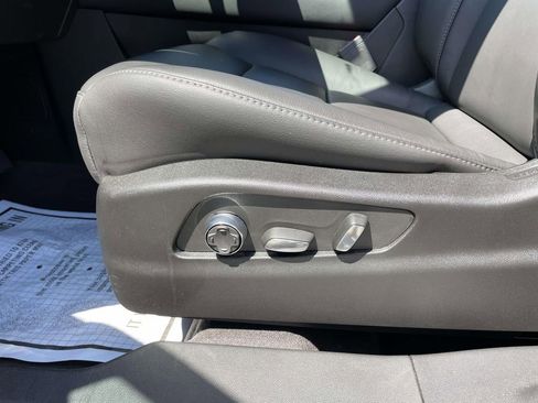 Used 2025 Cadillac XT4 Premium Luxury AWD/4WD image 8