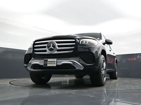 Used 2025 Mercedes-Benz GLS 450 4MATIC image 33