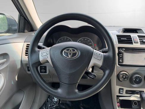 Used 2013 Toyota Corolla LE FWD image 13