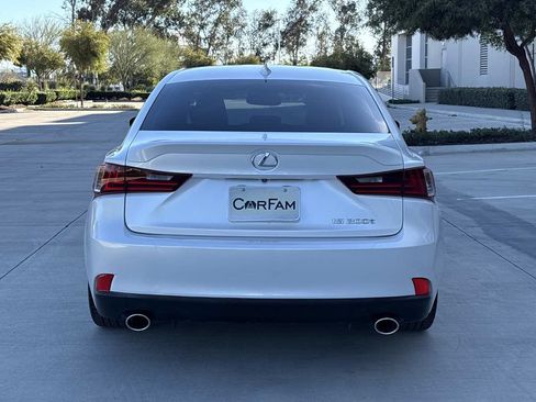 Used 2016 Lexus IS 200t image 4