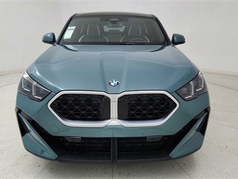 Used 2025 BMW X2 xDrive28i image 2