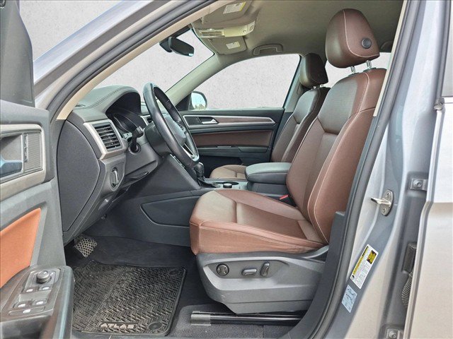 Used 2021 Volkswagen Atlas SE w/ Towing Package AWD/4WD image 13