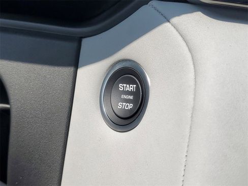 New 2026 Land Rover Range Rover Velar Dynamic SE image 21