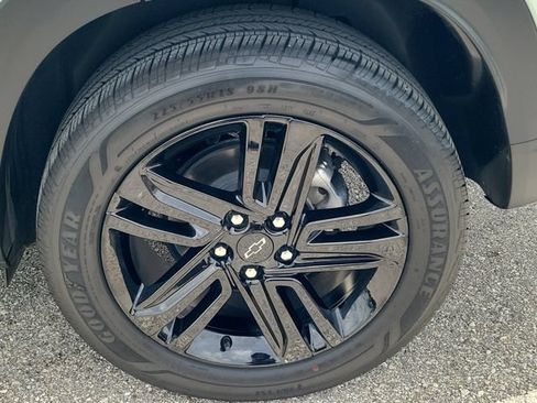 Used 2024 Chevrolet Trax ACTIV w/ Sunroof Package FWD image 8