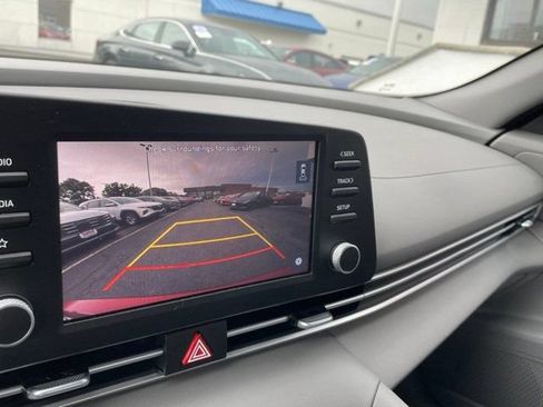 Used 2023 Hyundai Elantra SEL FWD image 12