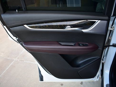 Used 2020 Cadillac XT6 Premium Luxury image 19