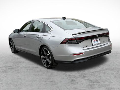 Used 2025 Honda Accord Sport image 5