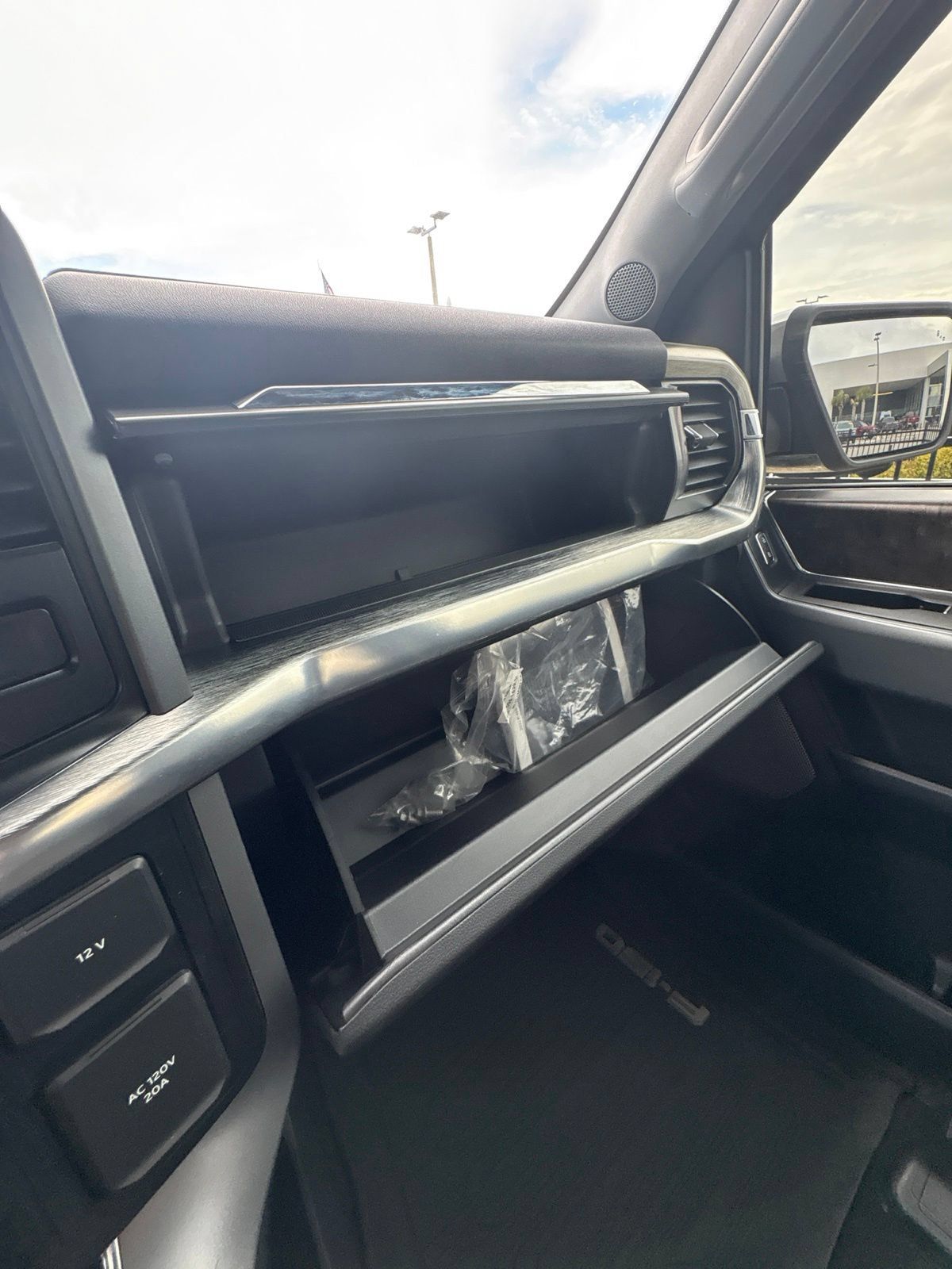 Used 2022 Ford F150 Lariat AWD/4WD image 39