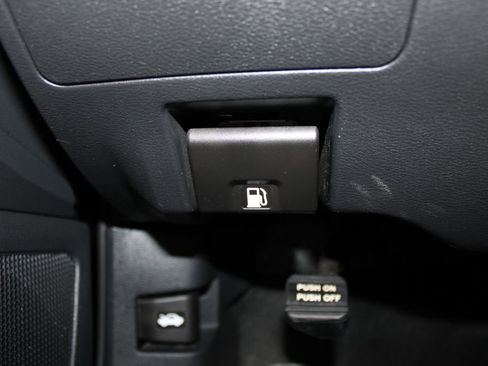 Used 2024 Nissan Altima 2.5 SV image 40