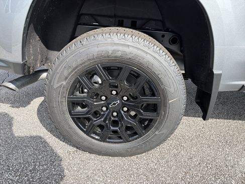 New 2026 Chevrolet Colorado W/T w/ WT Custom Package AWD/4WD image 17