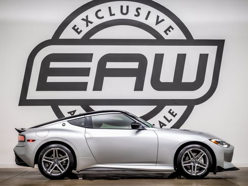 Used 2025 Nissan Z Sport w/ Floor Mat Package RWD image 8