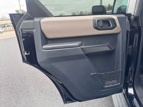 Used 2024 Ford Bronco Wildtrak image 23