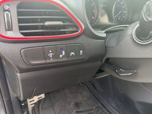 Used 2018 Hyundai Elantra GT Sport w/ Sport Tech Package 04 image 8