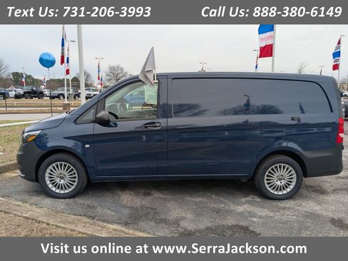 Used 2022 Mercedes-Benz Metris image 1