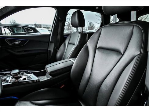 Used 2018 Audi Q7 3.0T Prestige w/ Prestige Package image 11