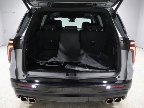 Used 2024 Chevrolet Traverse RS w/ LPO, Floor Liner Package image 21