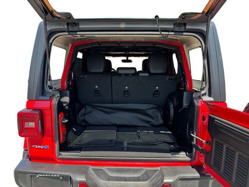 Used 2022 Jeep Wrangler Unlimited Sahara image 14