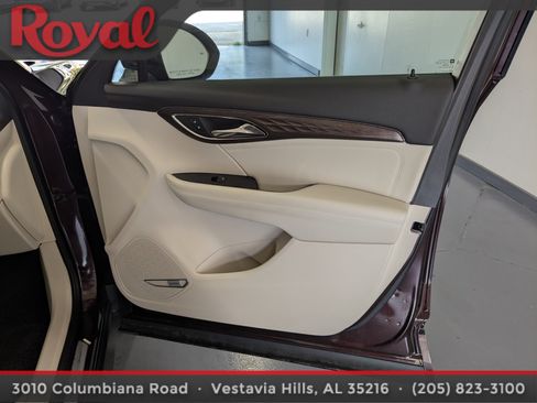 Used 2023 Buick Envision Avenir FWD image 7