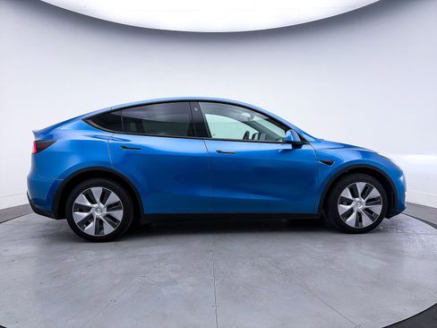 Used 2022 Tesla Model Y Long Range image 34