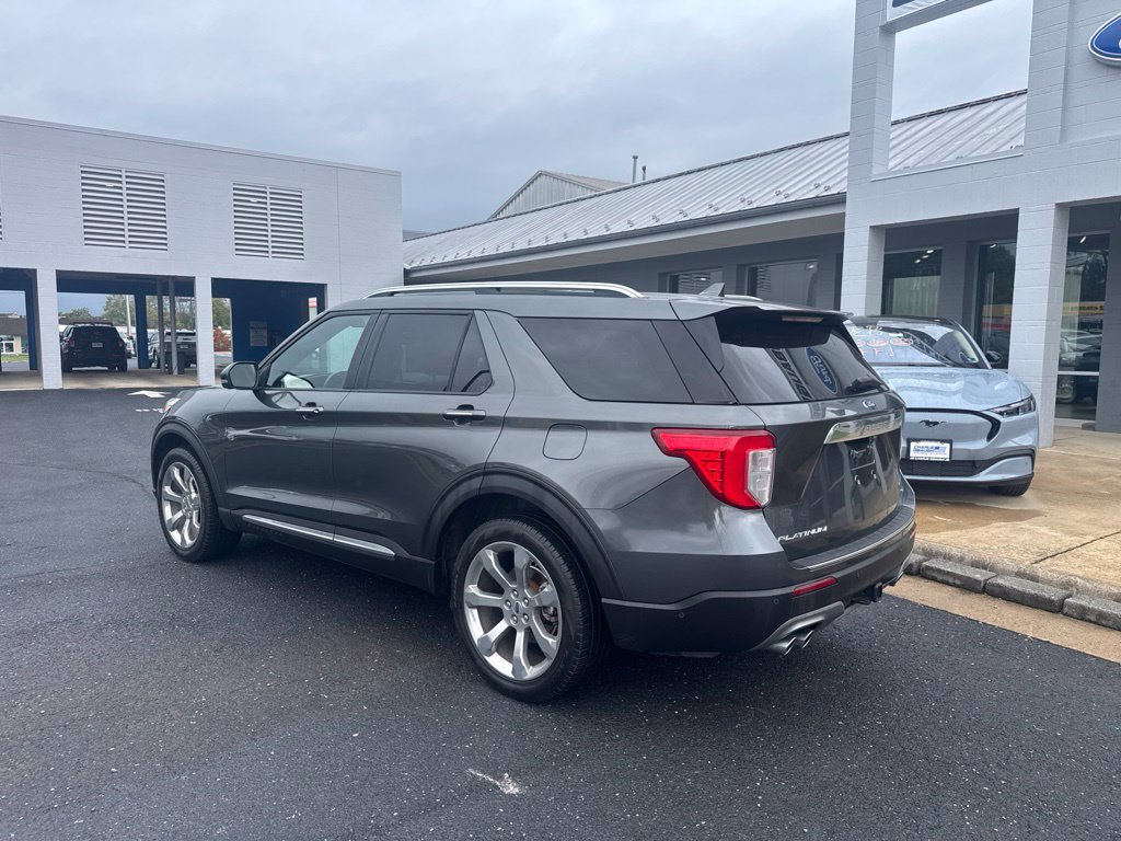 Certified 2020 Ford Explorer Platinum w/ Premium Technology Package AWD/4WD image 3