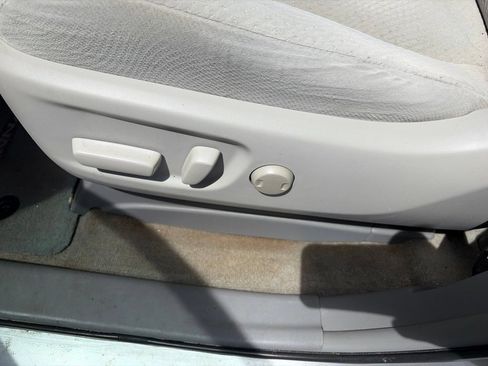 Used 2014 Toyota Sienna LE FWD image 6