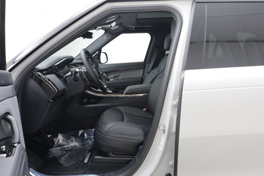 New 2026 Land Rover Range Rover Sport SE AWD/4WD image 6