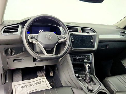 Used 2022 Volkswagen Tiguan SE image 10