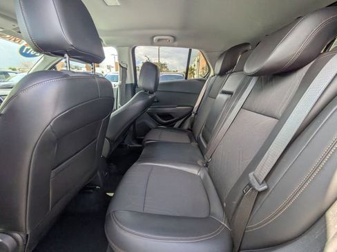 Used 2017 Chevrolet Trax LT w/ LT Convenience Package image 11