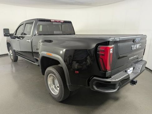 Used 2025 GMC Sierra 3500 Denali Ultimate AWD/4WD image 6
