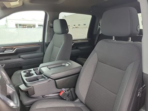 Used 2025 Chevrolet Silverado 2500 LT w/ Convenience Package AWD/4WD image 16