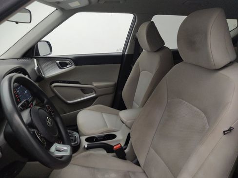 Used 2020 Kia Soul LX FWD image 17