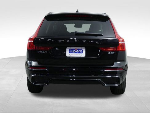 Used 2025 Volvo XC60 B5 Plus AWD/4WD image 9
