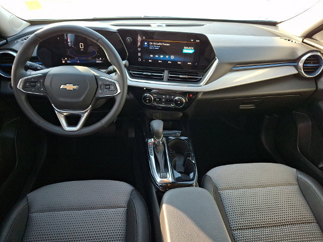 Used 2025 Chevrolet Trax LT w/ Driver Confidence Package FWD image 11