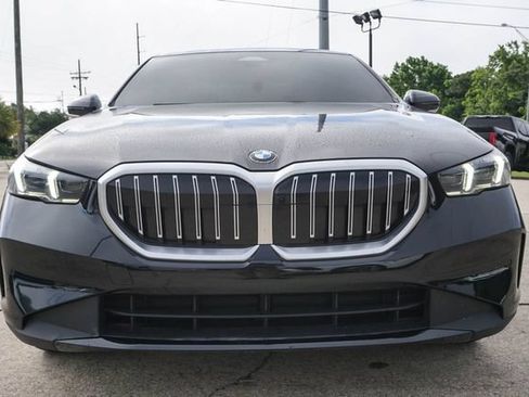 Used 2024 BMW 530i w/ Premium Package RWD image 8