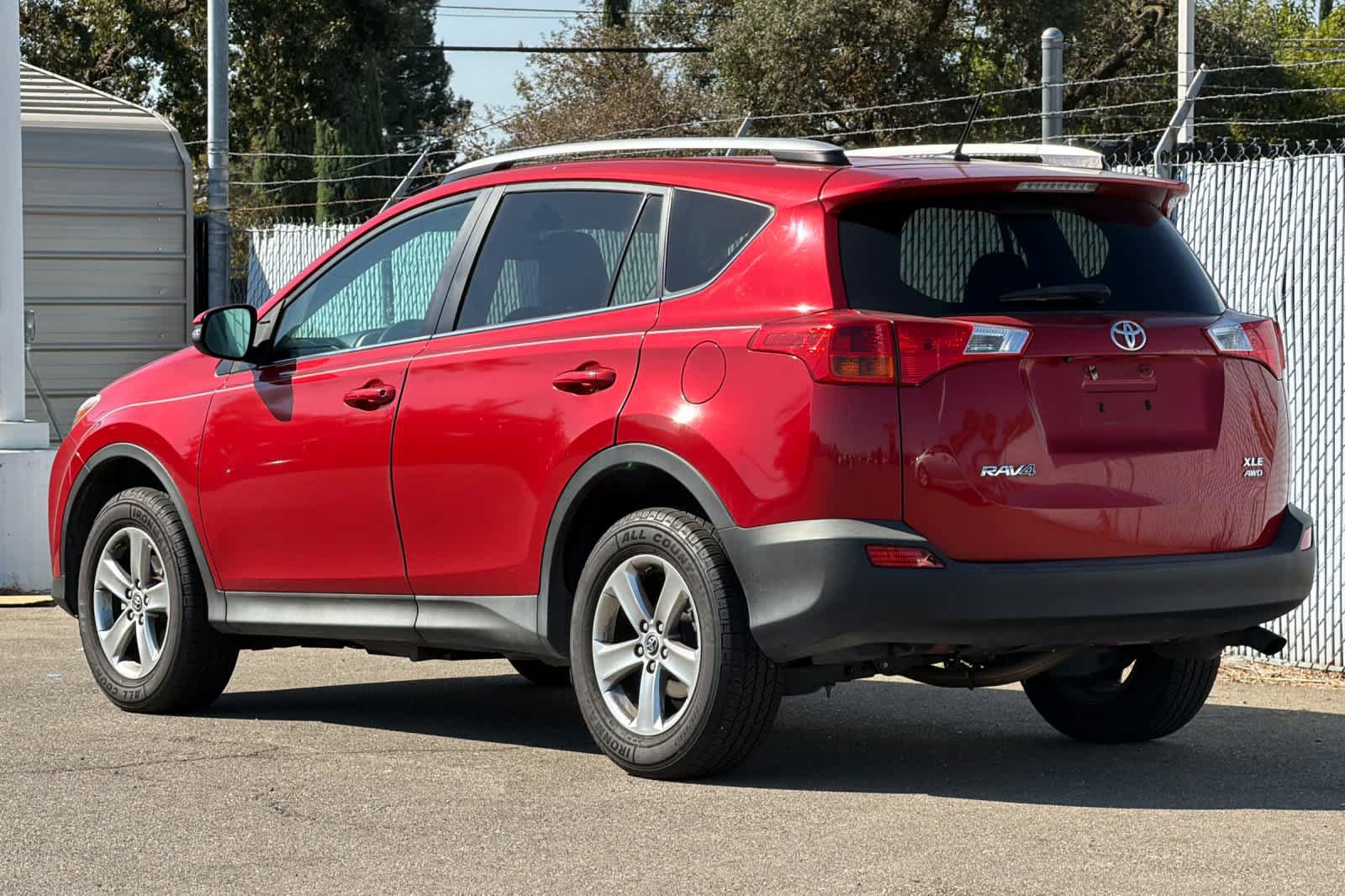 Used 2015 Toyota RAV4 XLE AWD/4WD image 5