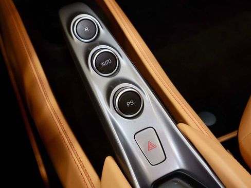 Used 2022 Ferrari F8 Tributo RWD image 34
