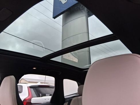 New 2026 Volvo XC60 B5 Core AWD/4WD image 17
