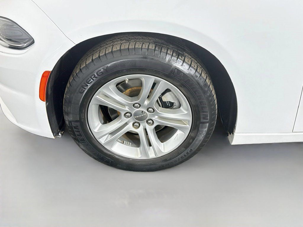 Used 2022 Dodge Charger SXT RWD image 35