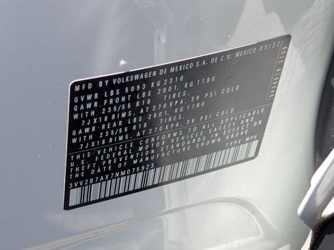 Used 2022 Volkswagen Tiguan SE AWD/4WD image 36